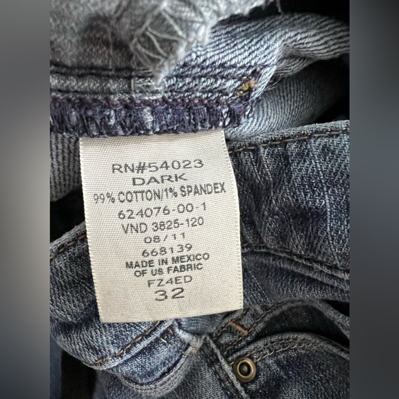 GAP Limited Edition Jeans - Picture 9 of 9